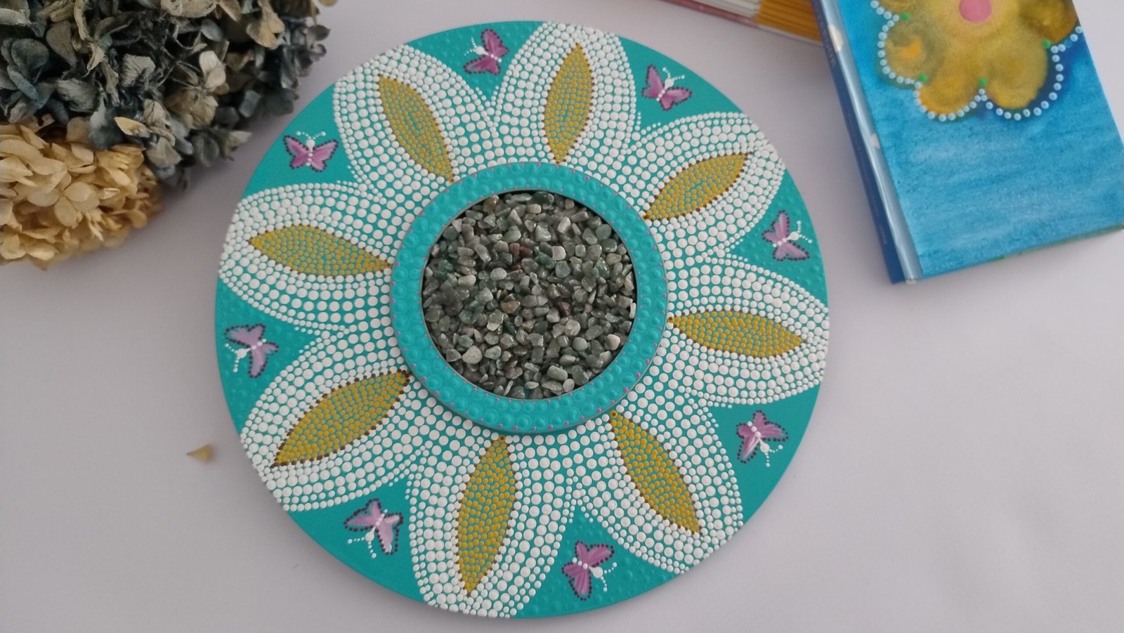 Mandala Florescer • Pontilhismo com Quartzo Verde (28,5 cm) - Imagem 10