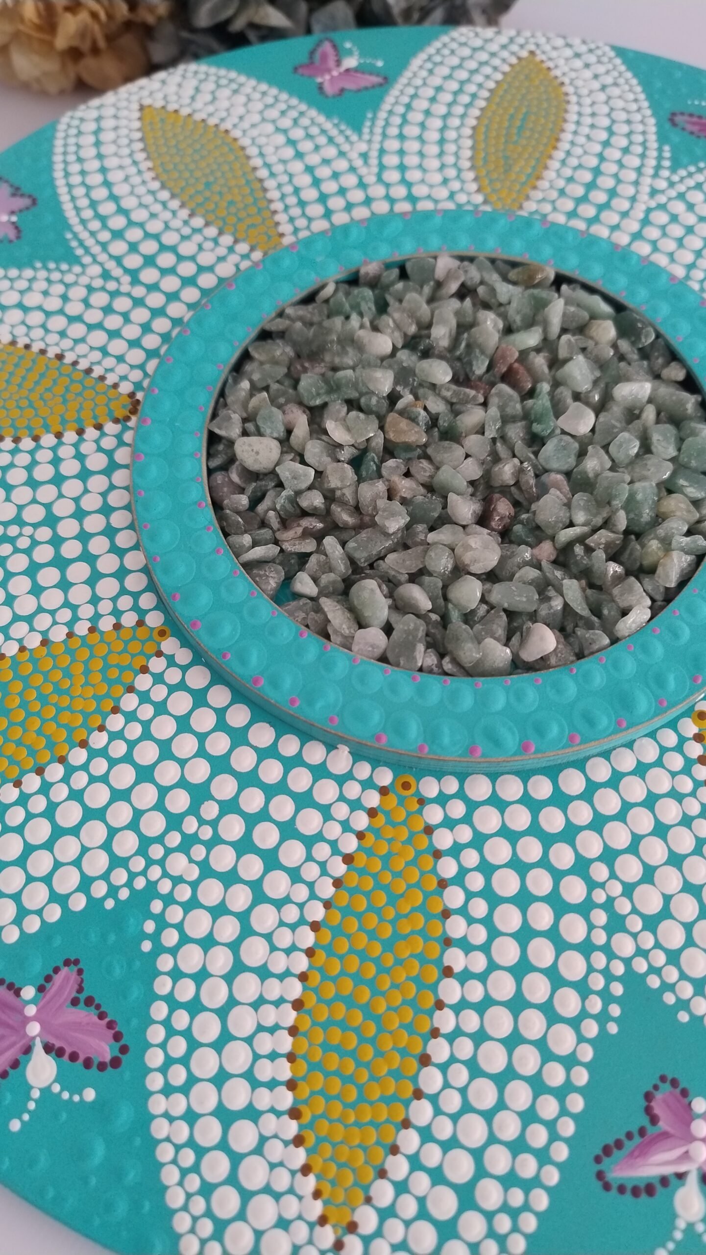 Mandala Florescer • Pontilhismo com Quartzo Verde (28,5 cm) - Imagem 7
