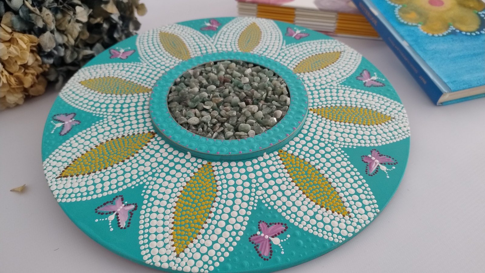 Mandala Florescer • Pontilhismo com Quartzo Verde (28,5 cm) - Imagem 4
