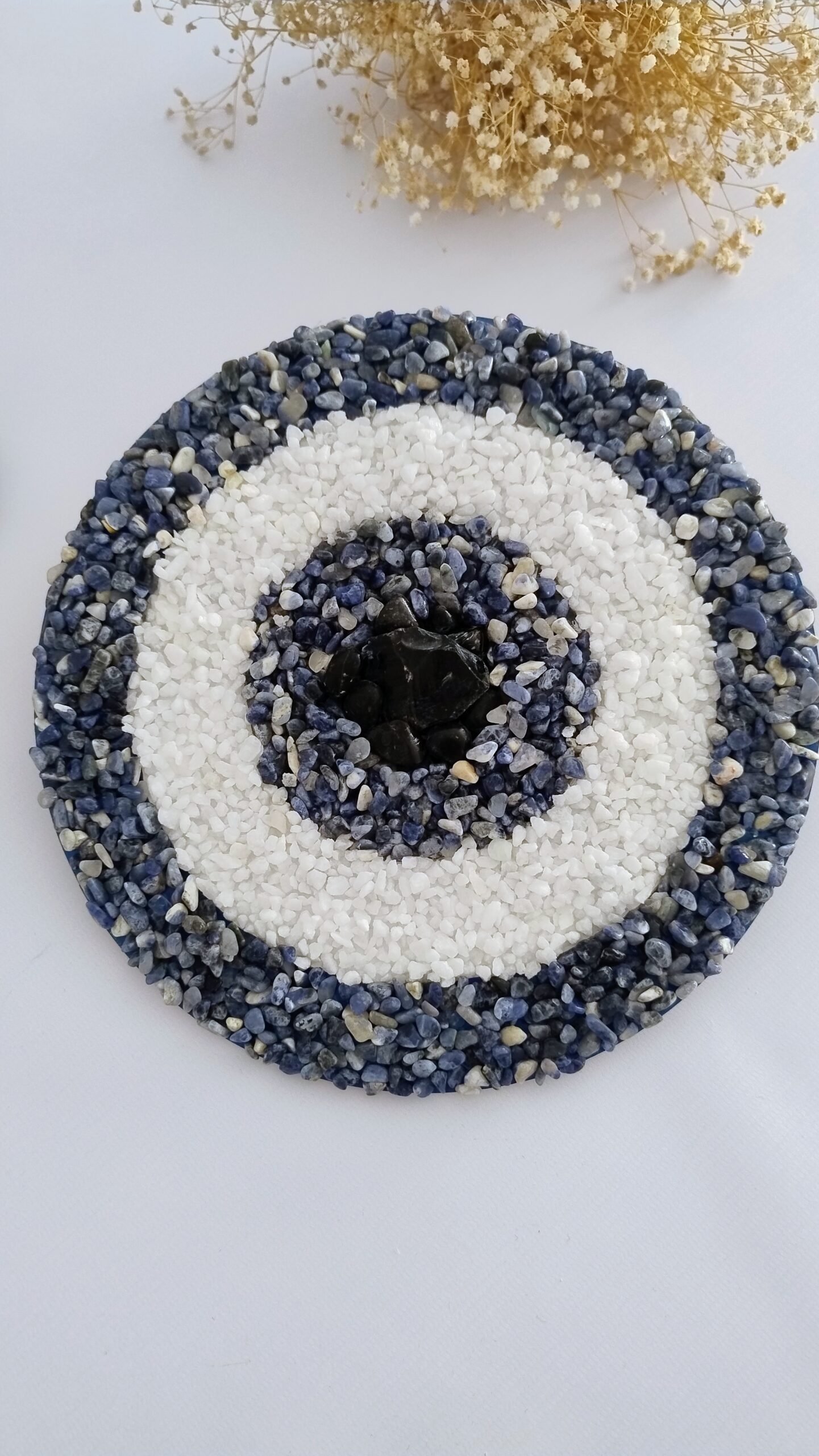 Mandala de Porta “Olho Grego” em Pedra sobre MDF – 23 cm – Proteção e Decoração - Imagem 6